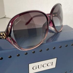 Authentic Sunglasses Gucci Made in Italy.